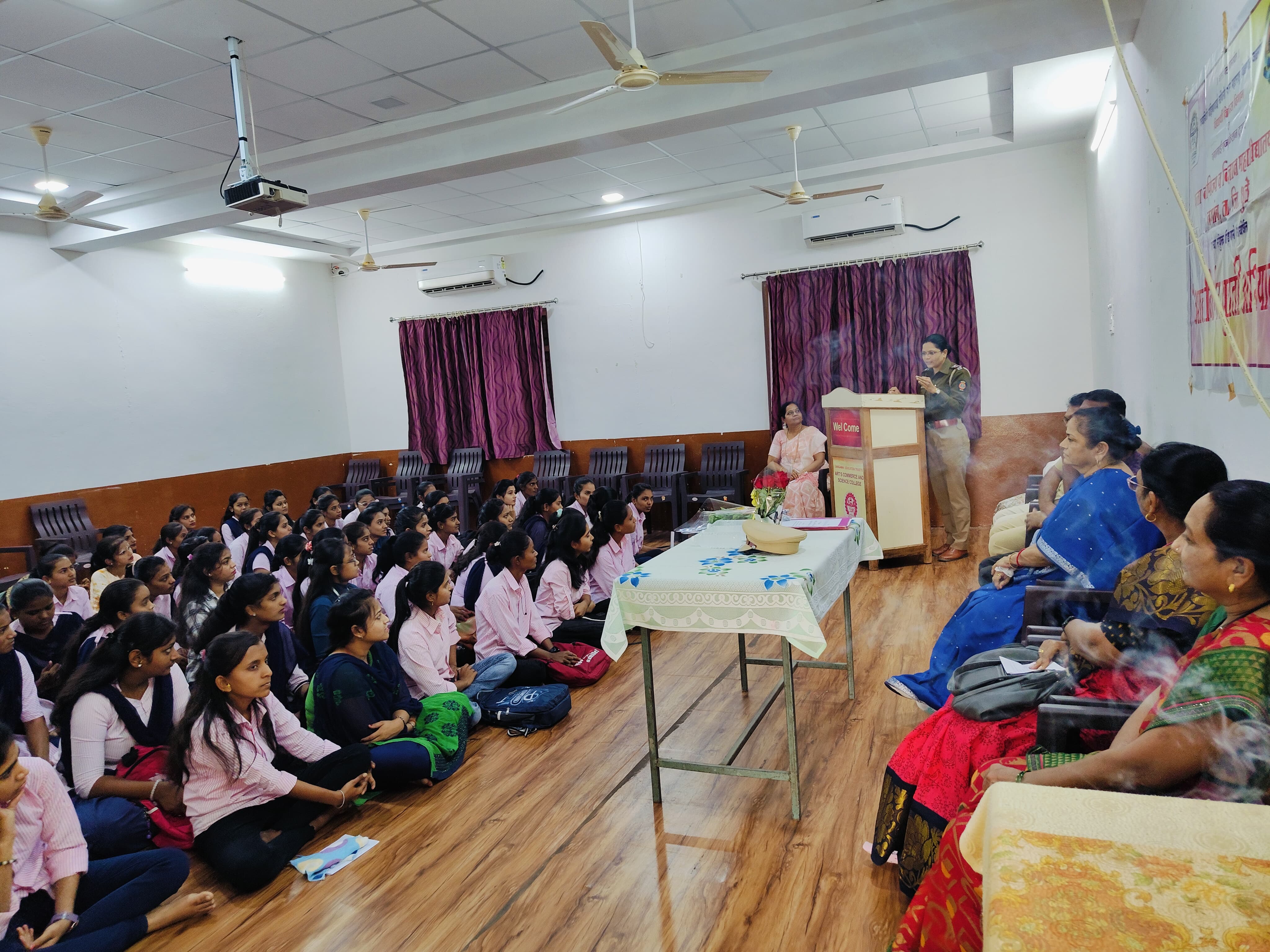 फोटो आत्मनिर्भर युवती अभियान कार्यशाळा