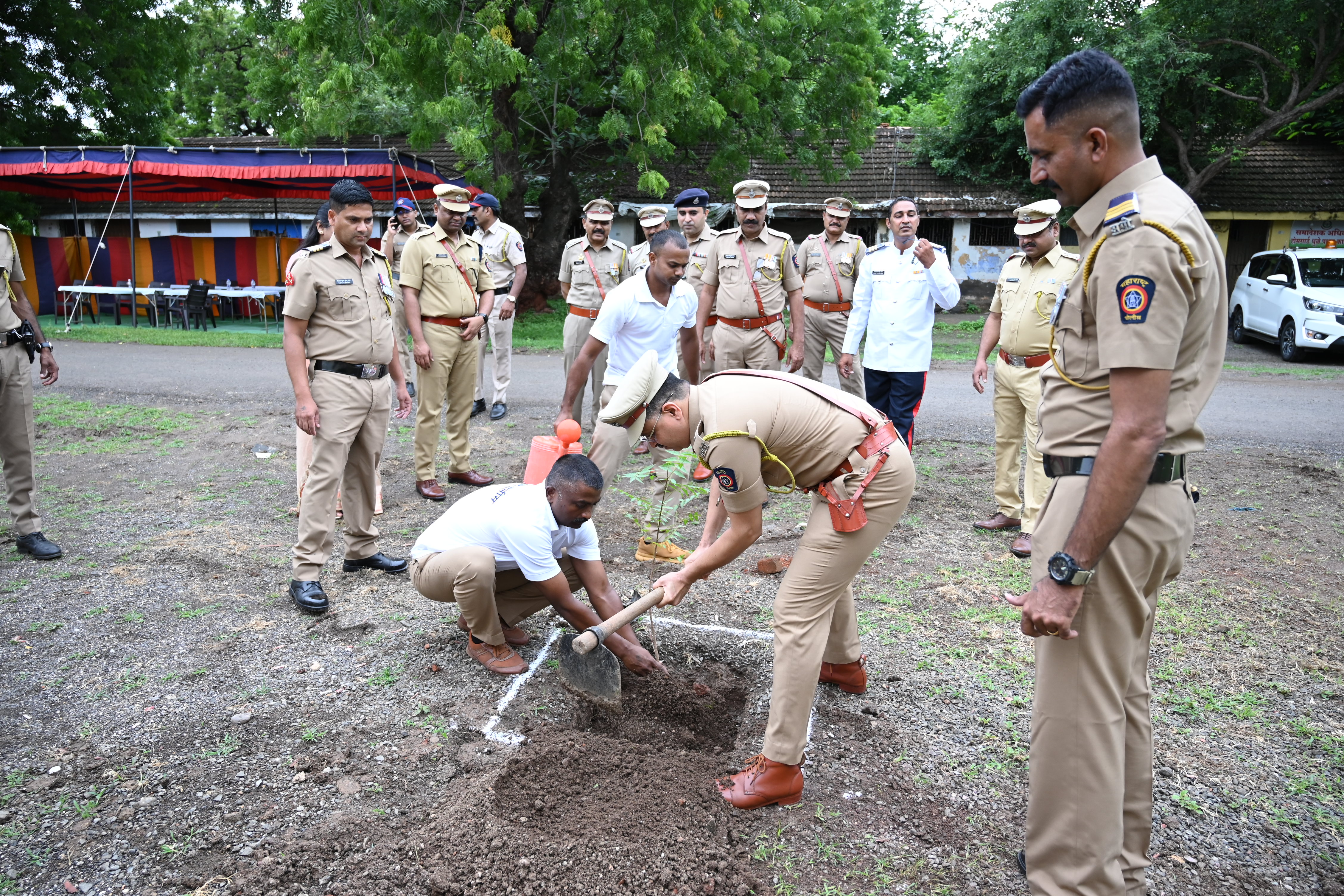 स्वातंत्र्य दिनानिमित्त मा. पोलीस अधीक्षक श्री. विशाल आनंद व धुळे पोलीसांचा अनोखा आणि प्रेरणादायी उपक्रम! — 2