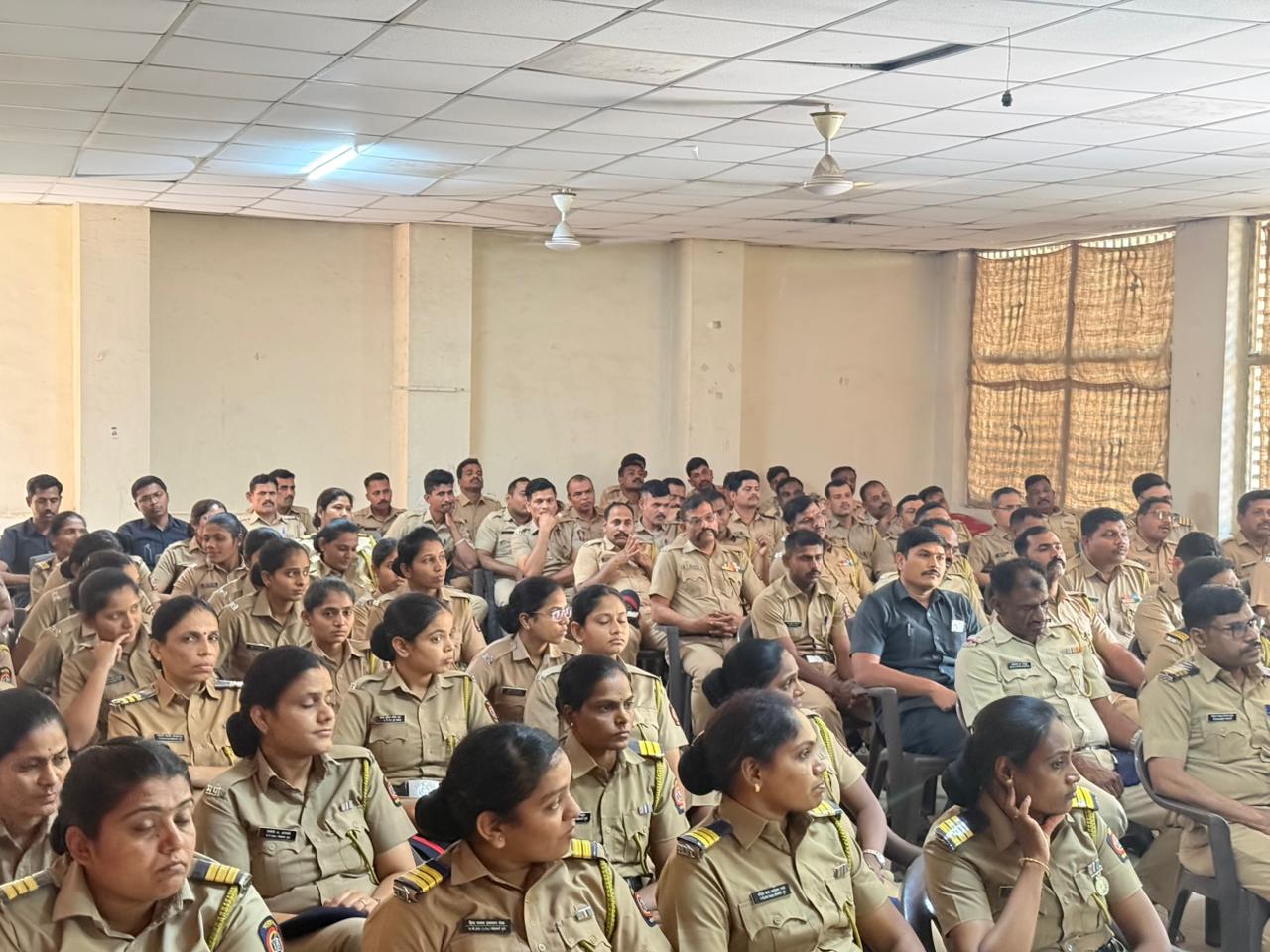 पोलीस अधिकारी व अंमलदार संवाद मेळावा.