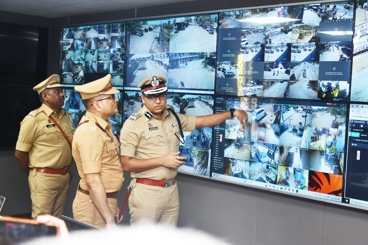 एक CCTV आपल्या सुरक्षेसाठी या नावीन्यपूर्ण उपक्रमाचे उद्घाटन