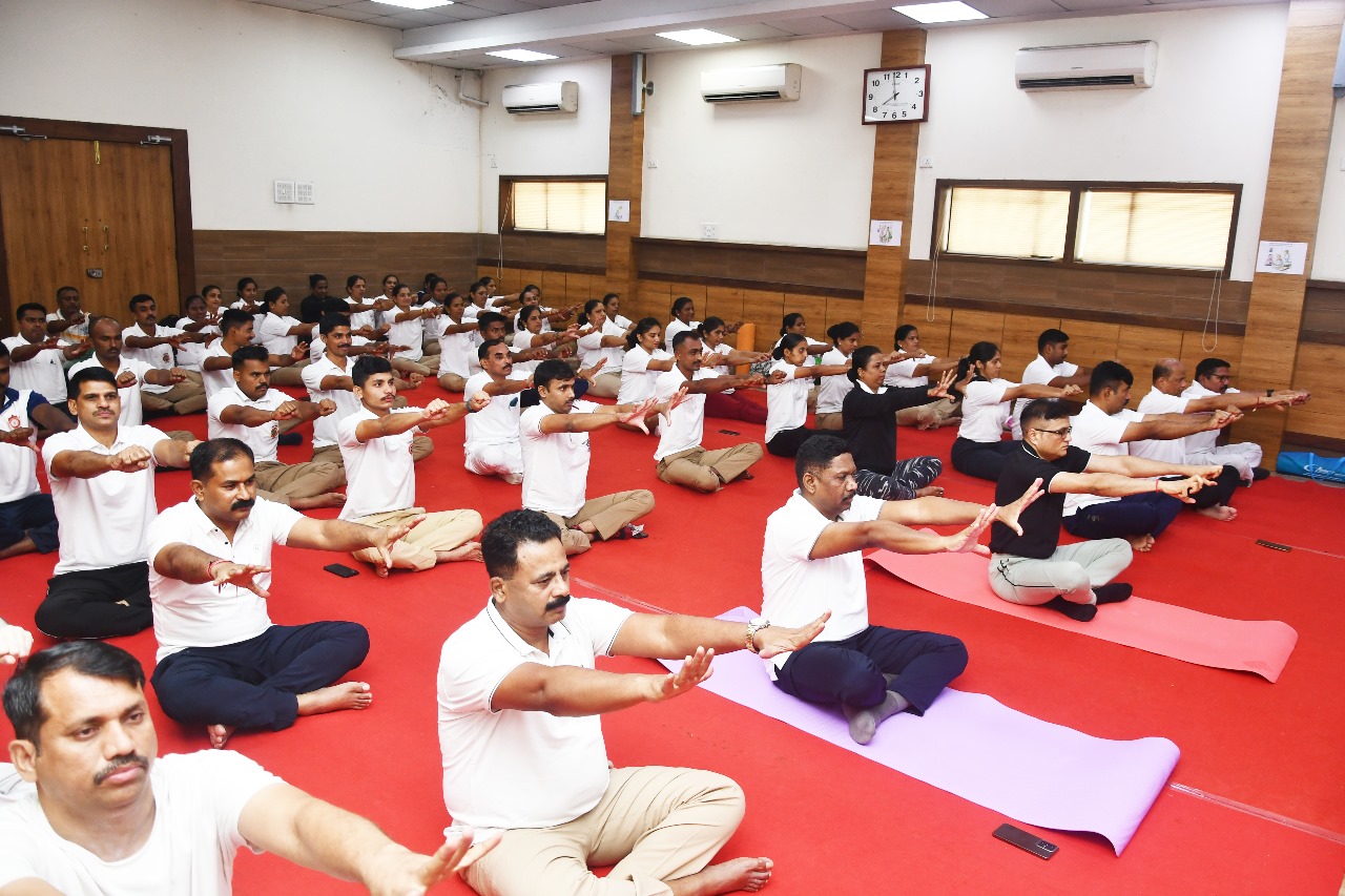 आंतरराष्ट्रीय योग दिनाच्या निमित्ताने पोलीस अधीक्षक ठाणे ग्रामीण मा.स्वामी साहेब,अप्पर पोलीस अधीक्षक भारत तांगडे व पोलीस उपअधीक्षक गृह प्रमोद बाबर साहेब यांच्या अध्यक्षतेखाली  वित्तक हॉल येथे संपन्न झाला