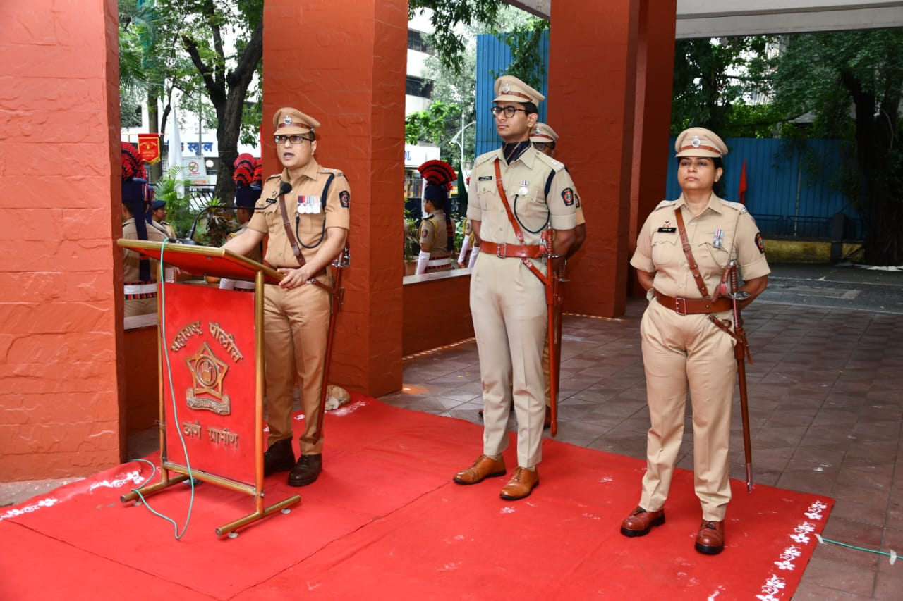 "On the occasion of Independence Day, the Flag Hoisting Ceremony was held at the Office of the Superintendent of Police, Thane Rural, by Hon. Superintendent of Police Shri D. S. Swami."