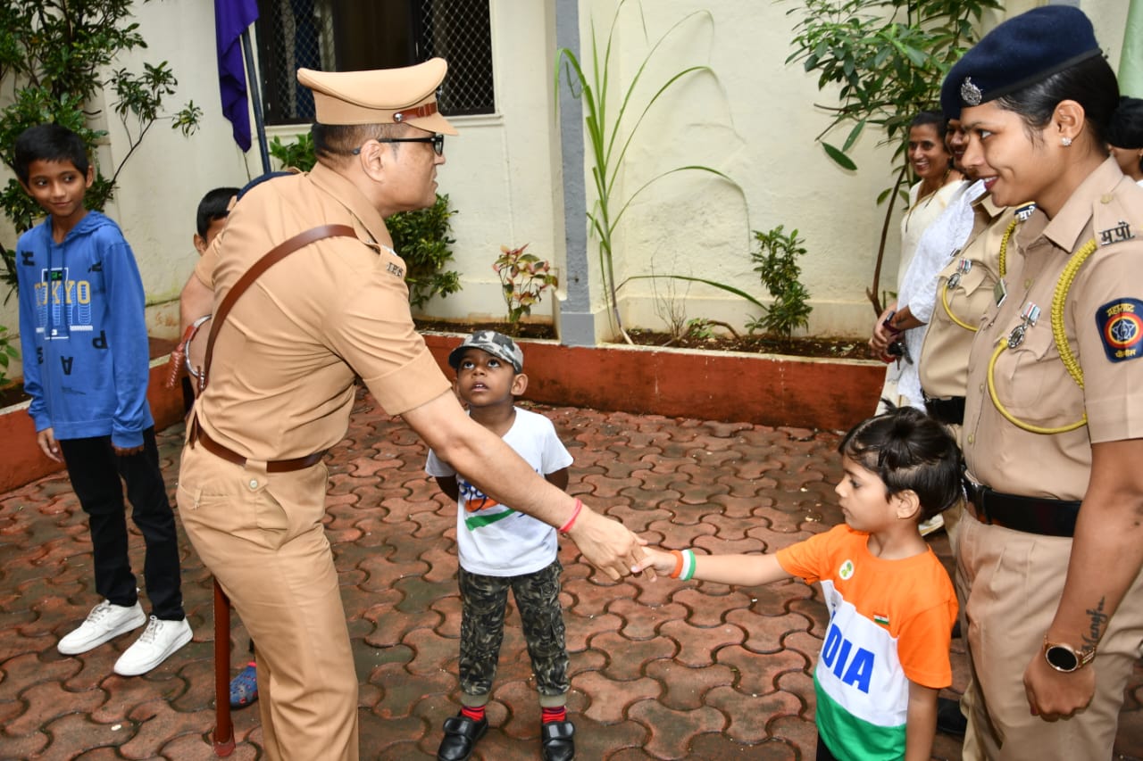 "On the occasion of Independence Day, the Flag Hoisting Ceremony was held at the Office of the Superintendent of Police, Thane Rural, by Hon. Superintendent of Police Shri D. S. Swami."