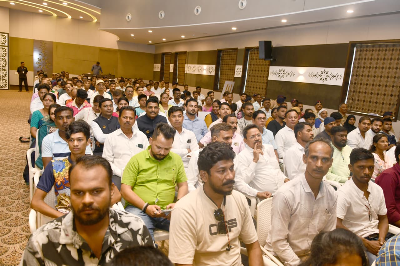 Under the auspices of Hon. Superintendent of Police, Thane Rural, D. S. Swami Sir, and Additional Superintendent of Police, Mr. Anmol Mittal Sir, the ‘Citizen First Policing’ property transfer and felicitation ceremony was successfully conducted.
