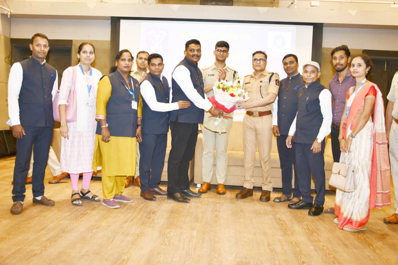 Under the auspices of Hon. Superintendent of Police, Thane Rural, D. S. Swami Sir, and Additional Superintendent of Police, Mr. Anmol Mittal Sir, the ‘Citizen First Policing’ property transfer and felicitation ceremony was successfully conducted.