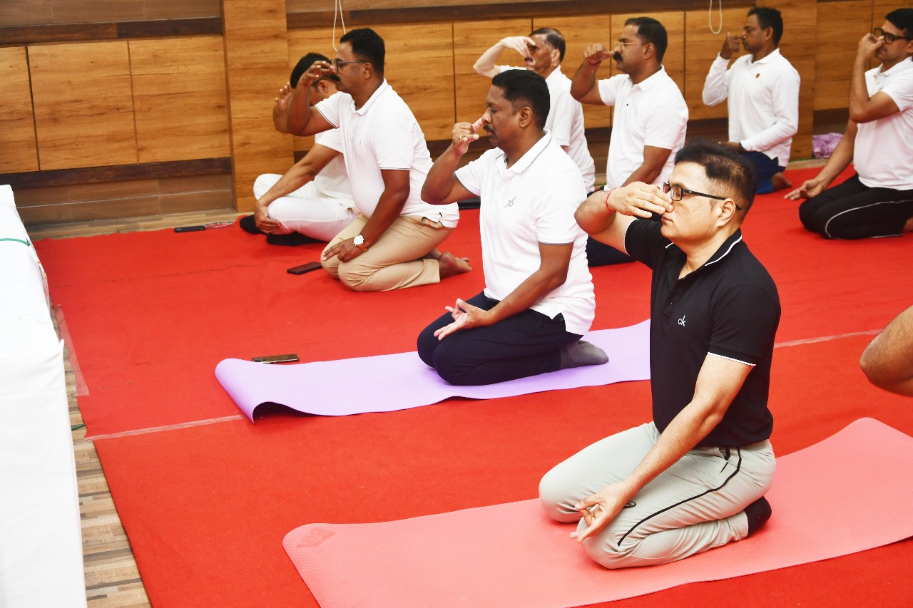 Tree Plantation Drive on the occasion of International Yoga Day at Thane Rural Police Superintendent Office — 4
