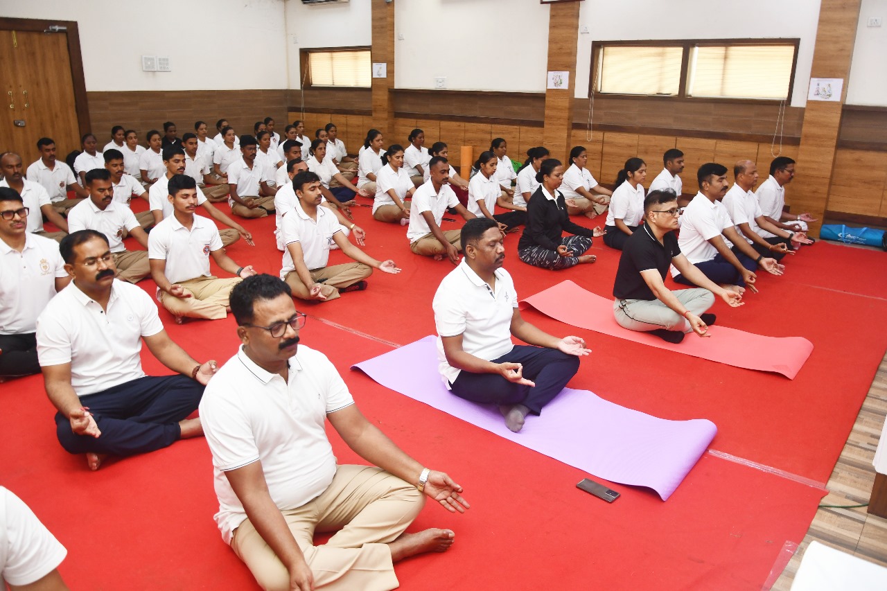 Tree Plantation Drive on the occasion of International Yoga Day at Thane Rural Police Superintendent Office — 5