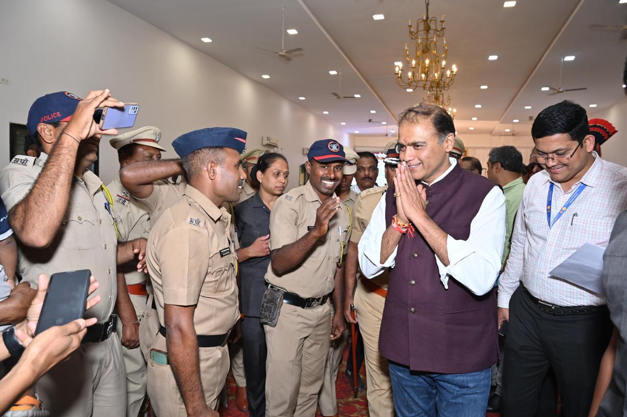 Akola Police Force Commemorative 2024 copy table booklet was released under the patronage of Hon'ble Dr. Pankaj Bhoyer, Minister of State, Home (Rural) Maharashtra State.