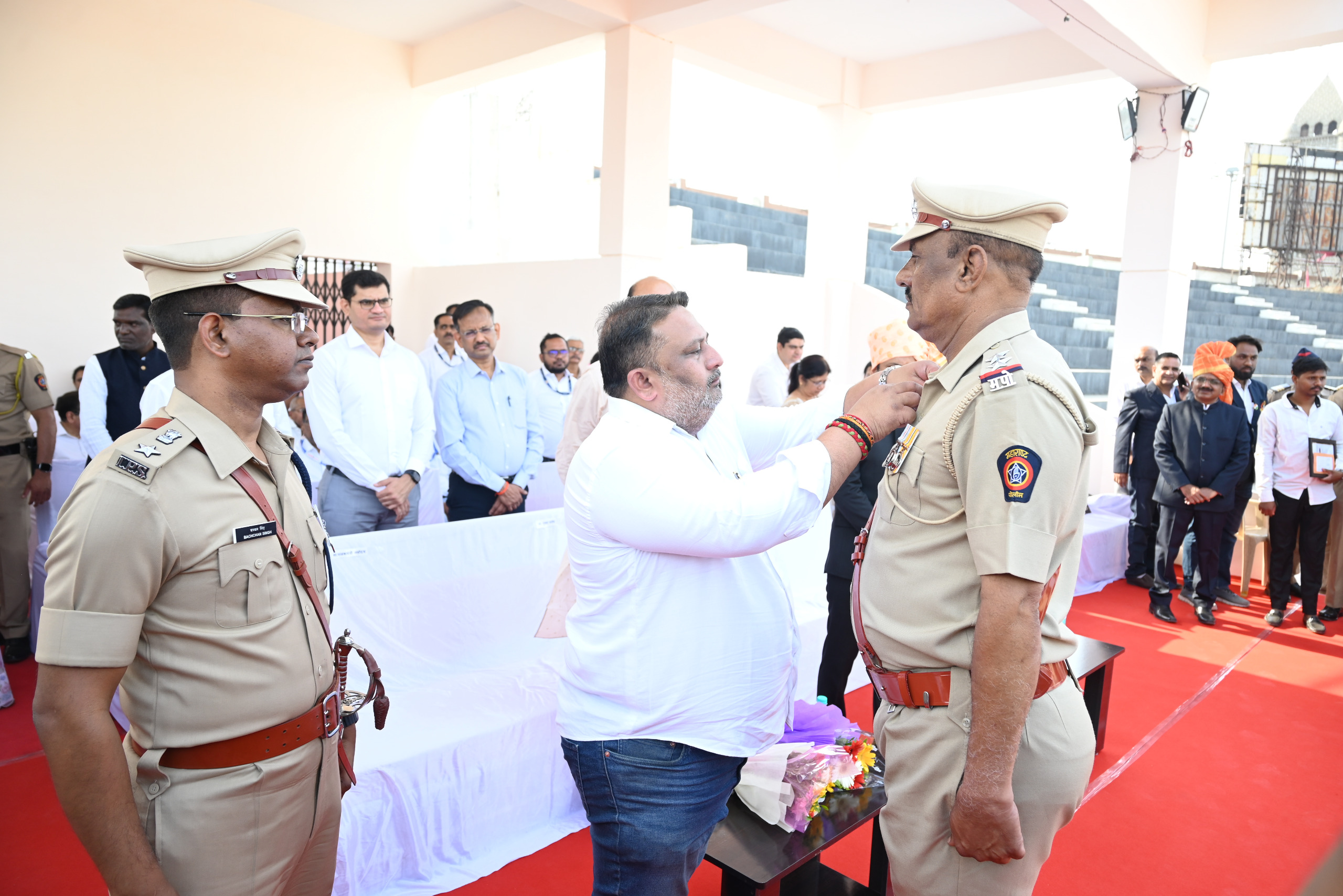 मा.पोलीस महासंचालक सन्मानचिन्ह प्राप्त झालेल्या अकोला पोलीस घटकातील पोलीस अधिकारी व अंमलदार यांचा सत्कार केला!
