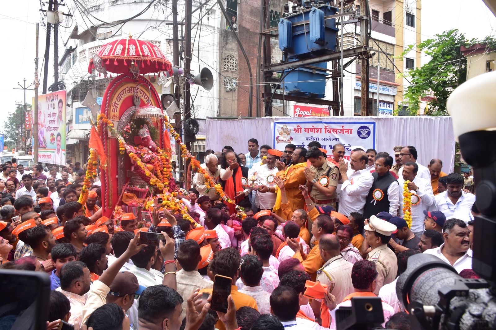 श्री. गणेश विसर्जन मिरवणूक दरम्यान अकोला पोलीसांकडून कडेकोट बंदोबस्त! ड्रोन कॅमेराद्वारे पेट्रोलींग!