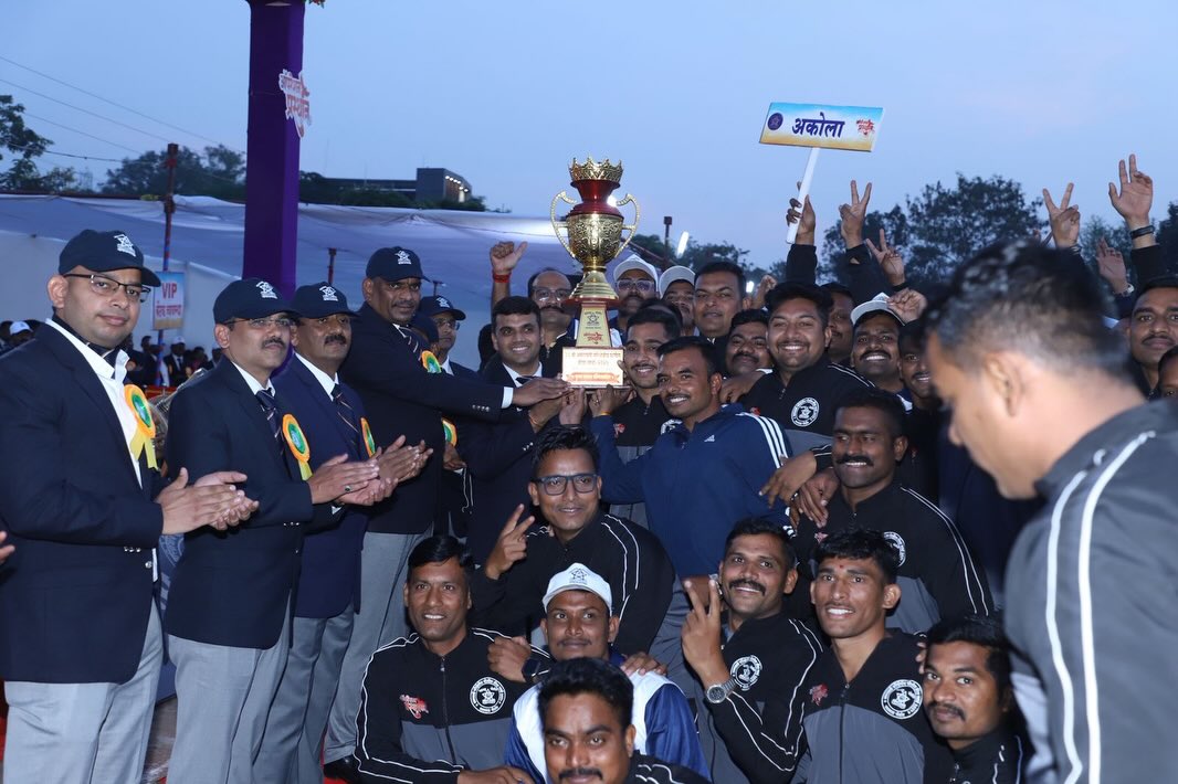 Akola police wins both men's and women's General Championship Cup in #RangePoliceGames.