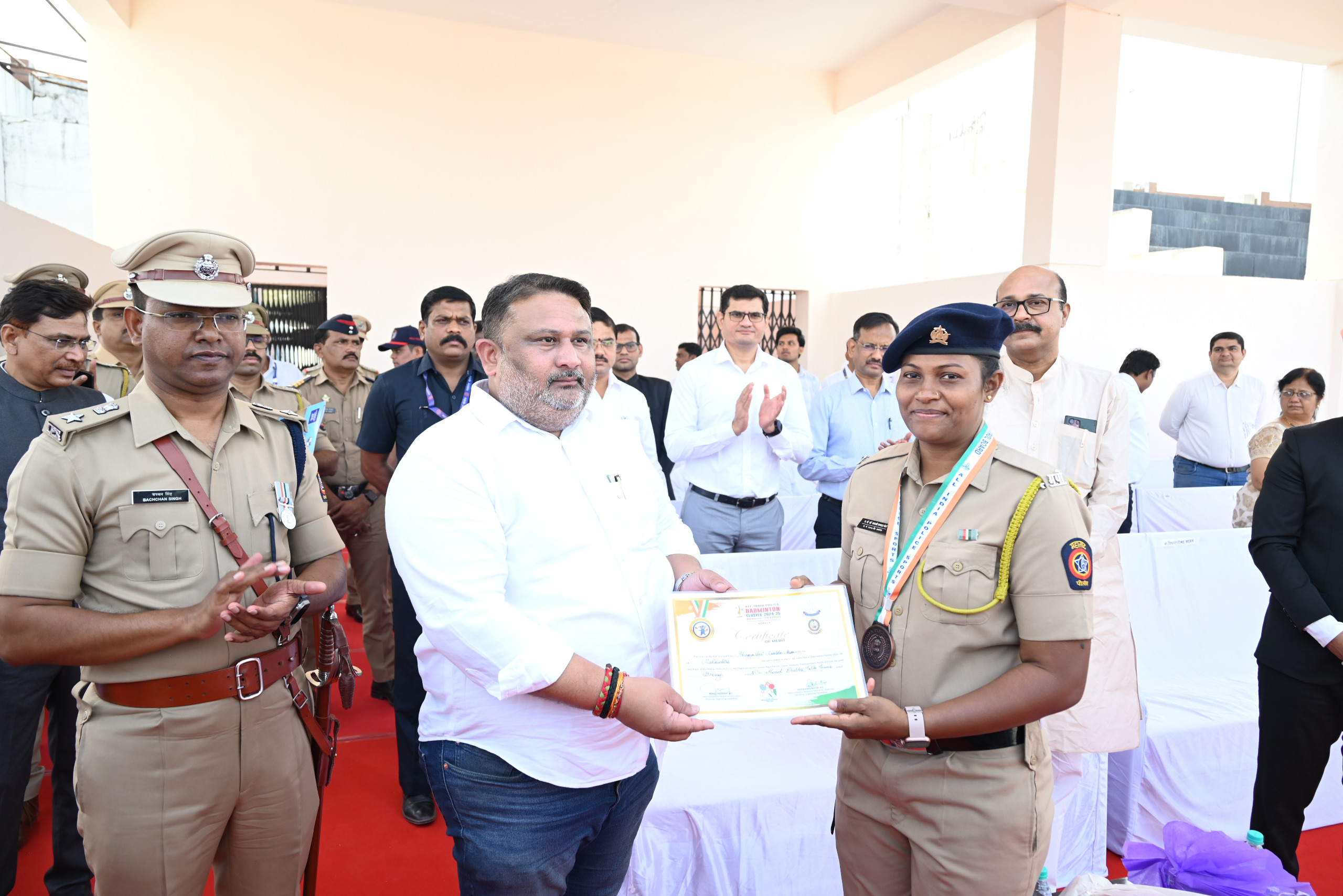 पाहिल्या अखिल भारतीय पोलीस क्रिडास्पर्धेमध्ये टेबलटेनिस खेळात महाराष्ट्राचे प्रतिनिधित्व करत कांस्यपदक पटकाविलेबद्दल सत्कार केला