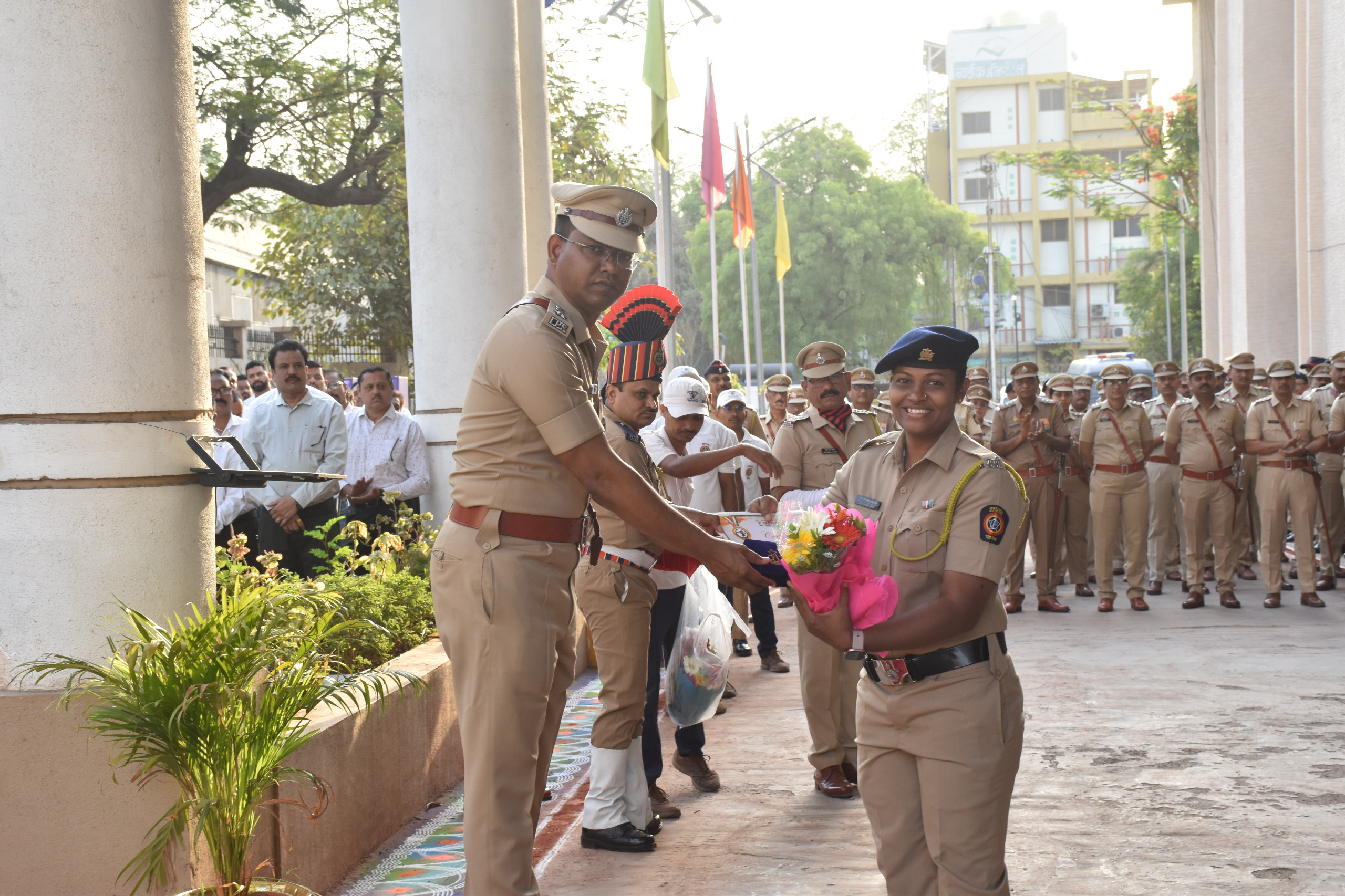 पाहिल्या अखिल भारतीय पोलीस क्रिडास्पर्धेमध्ये टेबलटेनिस खेळात महाराष्ट्राचे प्रतिनिधित्व करत कांस्यपदक पटकाविलेबद्दल सत्कार केला — 2