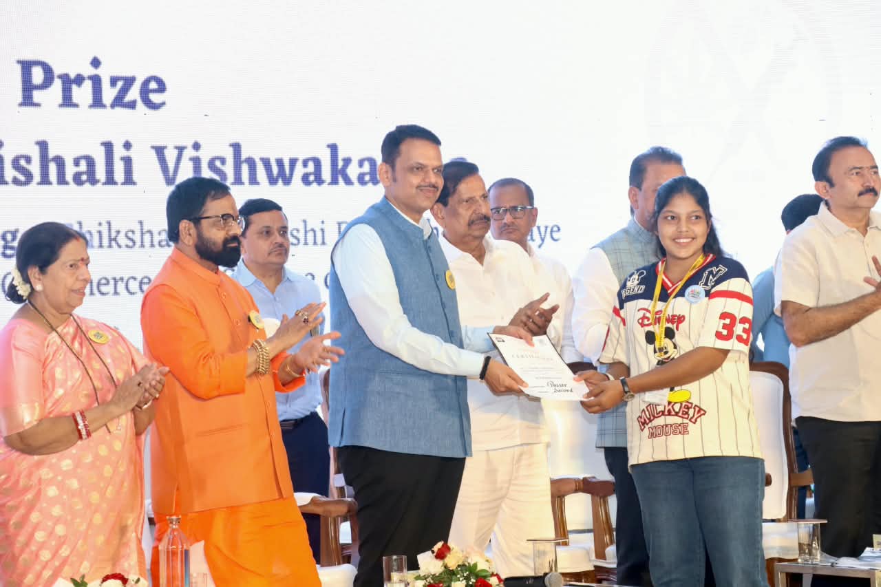 नवी मुंबई पोलिसांच्या 'कॅम्पस कनेक्ट' अभियानाचा शुभारंभ महाराष्ट्राचे मुख्यमंत्री मा. श्री. देवेंद्र फडणवीस यांच्या हस्ते करण्यात आला.