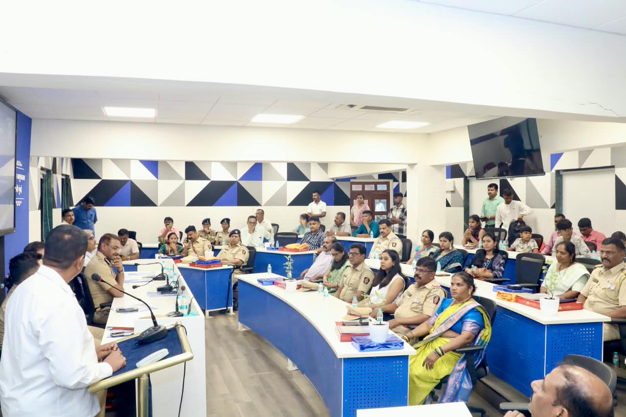 नवी मुंबई पोलीस दलातील सेवानिवृत्त होणाऱ्या सर्व पोलीस अधिकारी व अंमलदारांना मनःपूर्वक शुभेच्छा!